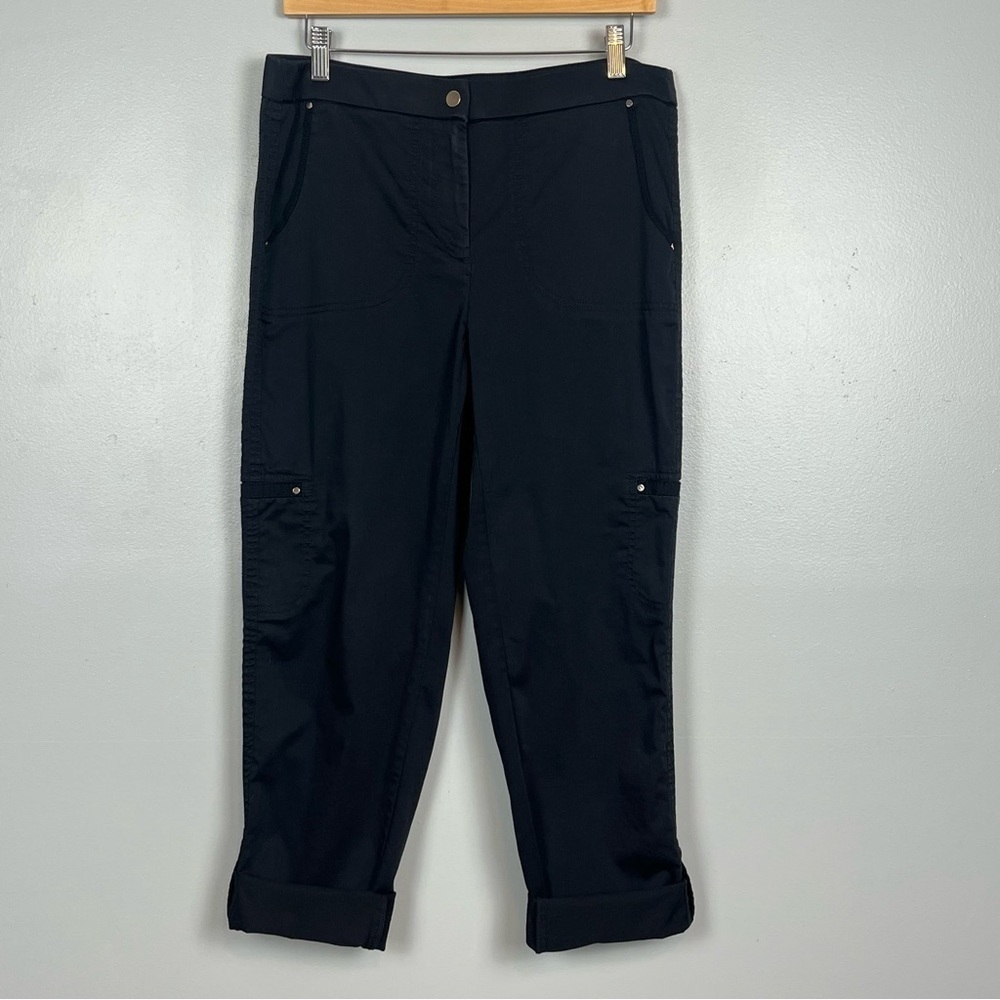 Chico’s black cotton nylon spandex convertible roll tab pants, Size 6.
